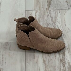 Universal thread booties